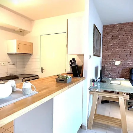 L'odyssee-appart Au Calme Avec Balcon Et Parking شقة